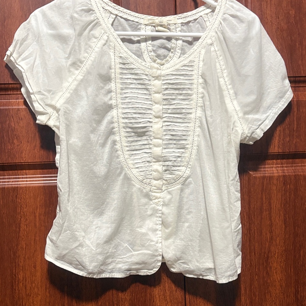 Levi's Cream Button-Front Pintuck Short Sleeve Blouse
